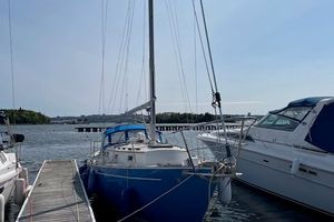 1981 Hinterhoeller Niagara 35